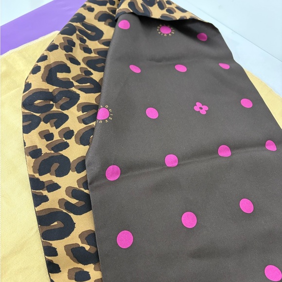 Louis Vuitton Infinity Scarf New Authentic - Picture 12 of 12